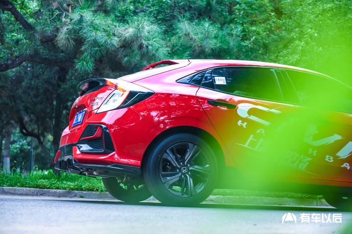 躁动de赤色精灵静评东风本田思域两厢小跑